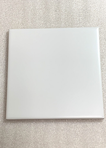 Nuova piastrella ceramica